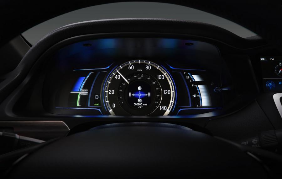 Панель приборов Honda Accord Hybrid 2016 года  (NA) (фото 31 из 41)